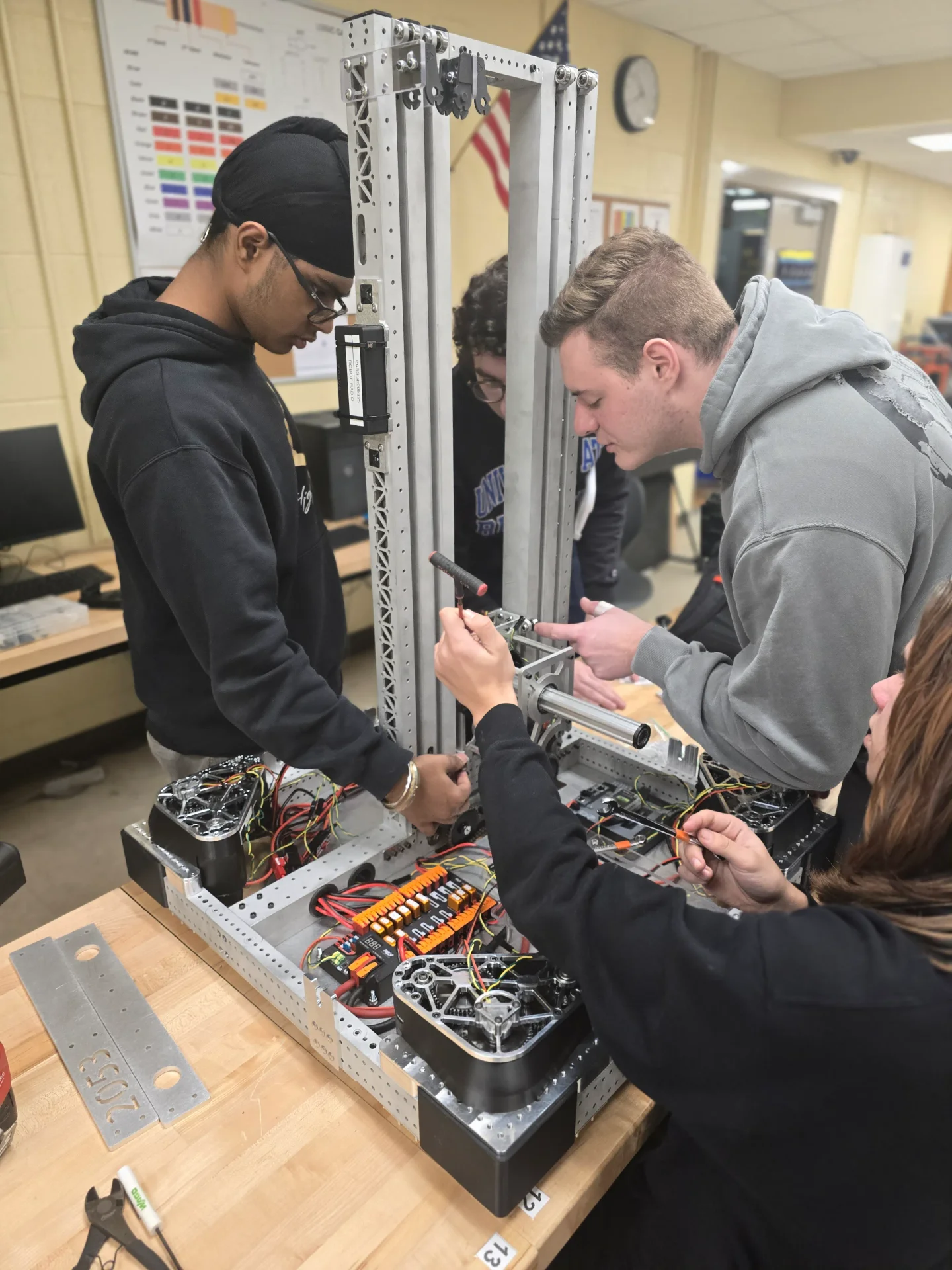 Assembling the elevator to the base