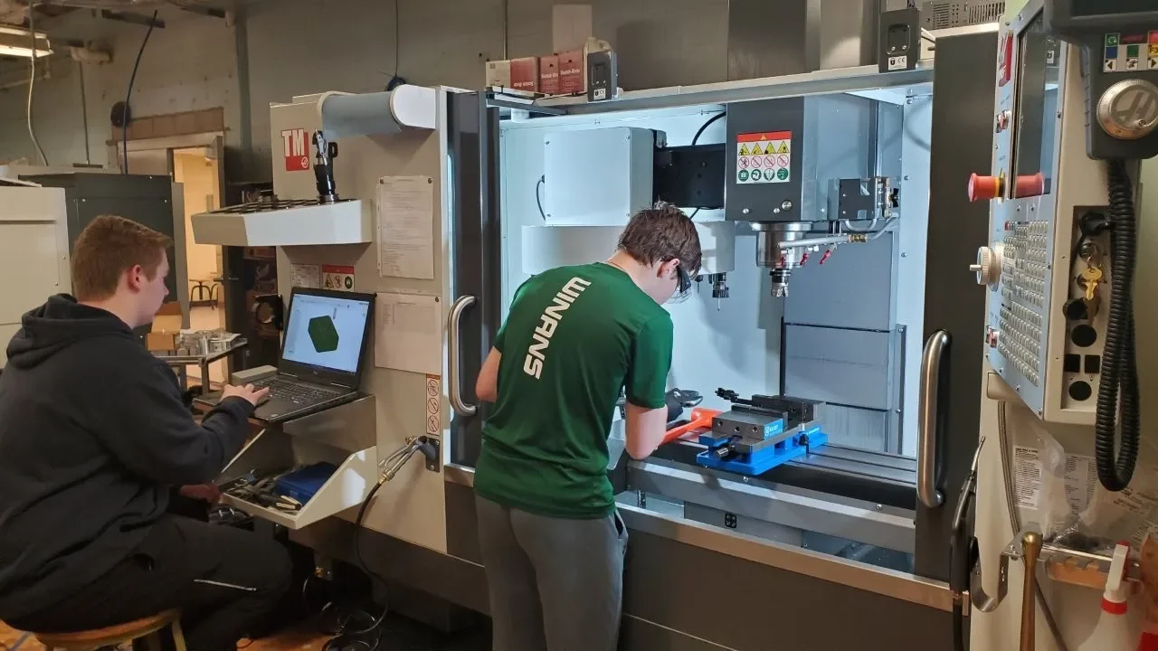 Manufacturing a component on the CNC mill