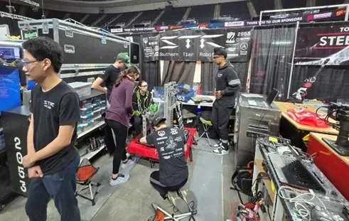 Preparing Rattlesnake for the competition